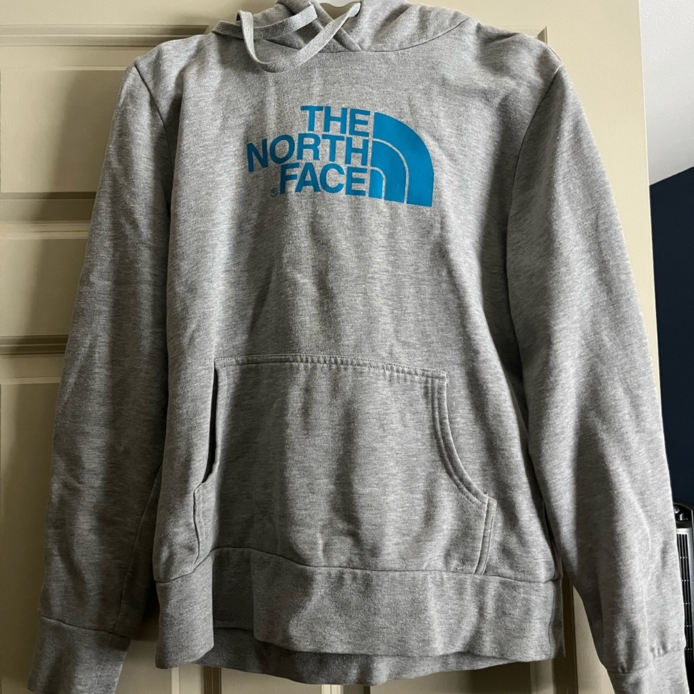 Women’s Northface hooded sweatshirt